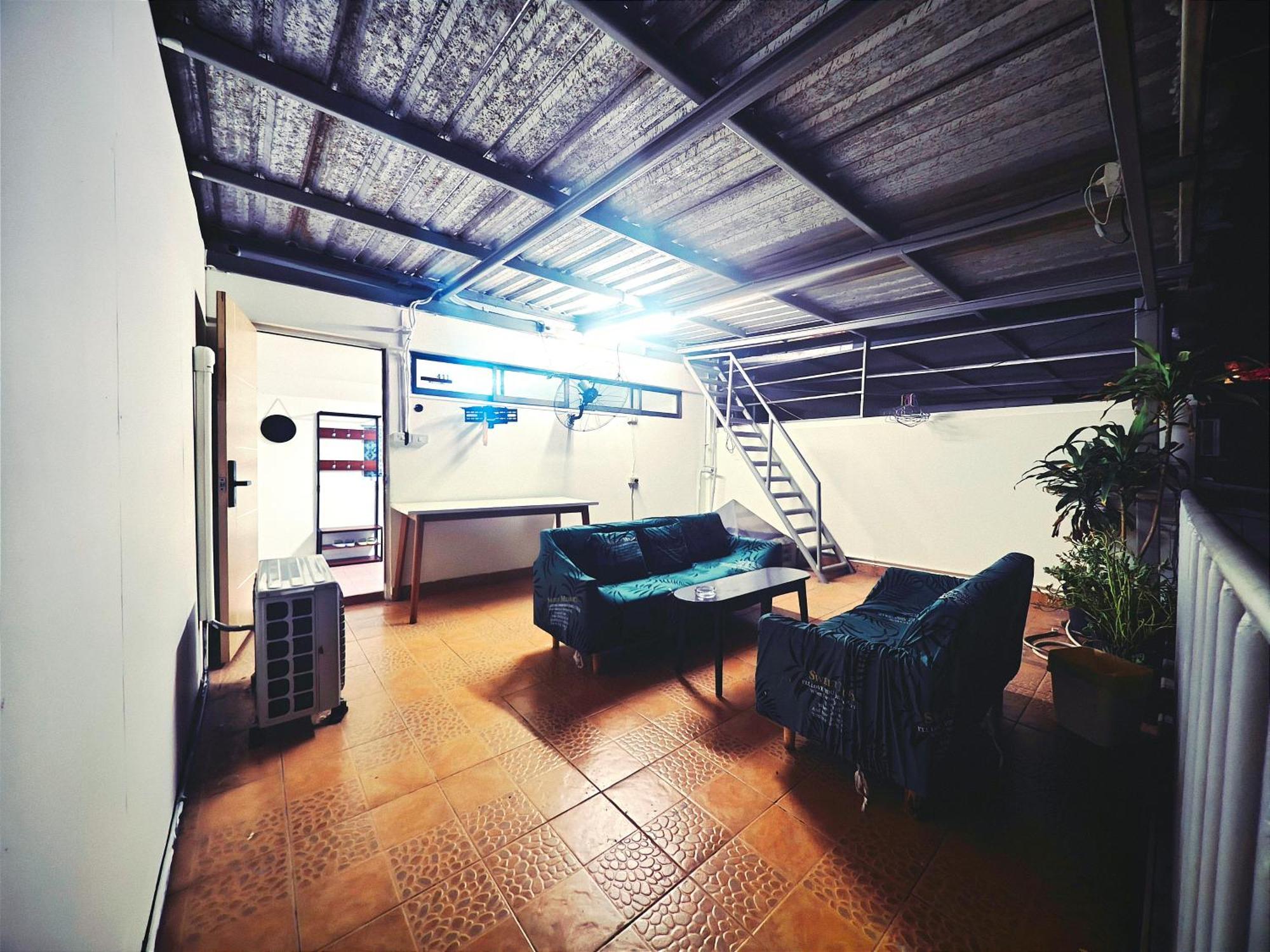 Panda Lodge Home Stay بانكوك الغرفة الصورة